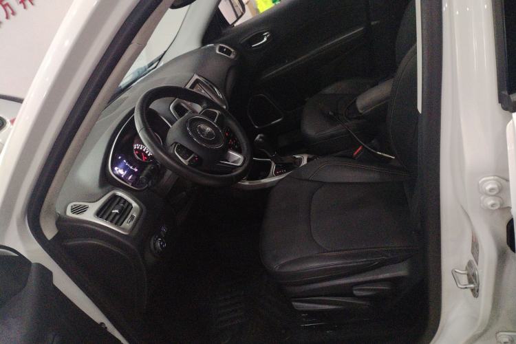 Used Jeep Compass 2017 200T Automatic Family Edition
