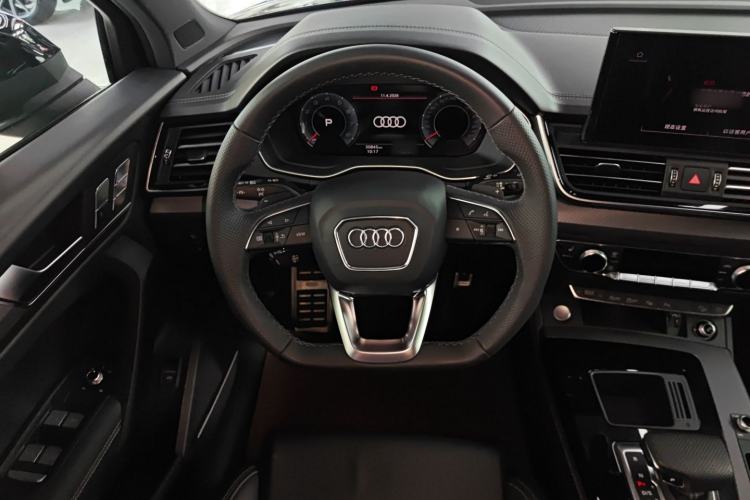 Used Audi Q5L 2024 45 TFSI Luxury Dynamic Model Steering Wheel