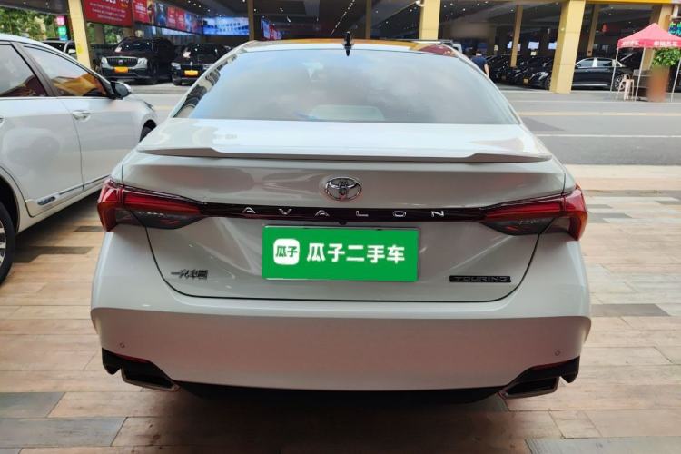 Used Toyota Avalon 2019 2.5L Touring Premium Version China VI Standard Rear