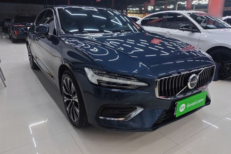 Used Volvo S60 2023 B4 Zhiyuan Luxury Edition
