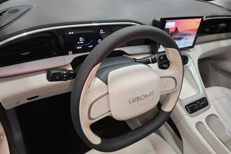 Used Geely Galaxy Geome 2025 410 km Free Version