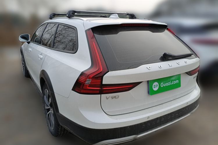 Used Volvo V90 2024 Cross Country B5 AWD Smart Range Edition