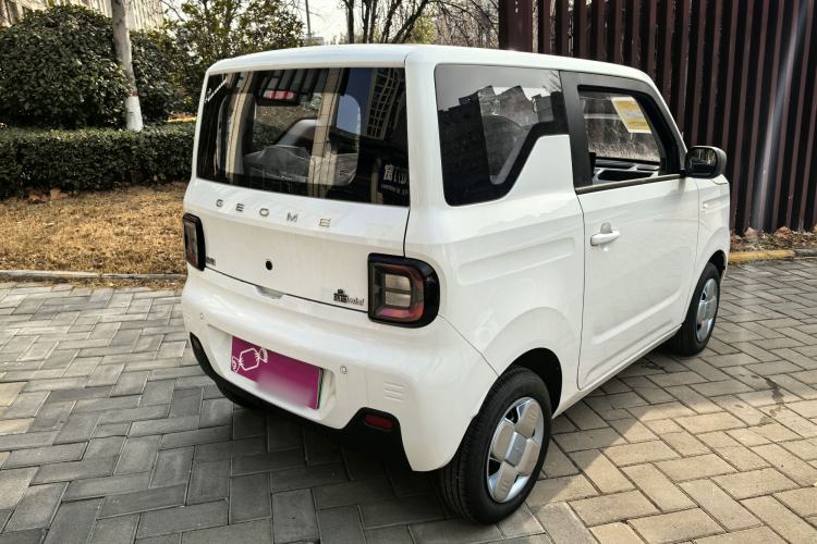 Used Geely Galaxy Panda 2024 Panda Mini 200km Endurance Bear
