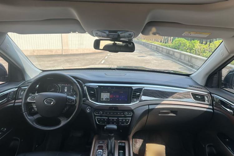 Used GAC Trumpchi GS8 2017 320T Two-Wheel Drive Luxury Smart Connectivity Version (7 Seats)