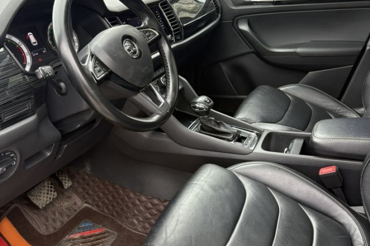 Used Skoda Kodiaq 2017 TSI330 7-Seater Two-Wheel-Drive Luxury Tech Edition Interior 3