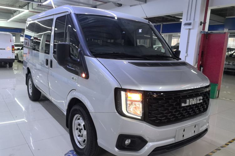 Used JMC Fushun 2023 2.0T Manual Short-Wheelbase Low-Roof Commercial Multi-Purpose Passenger Vehicle 6 Seats with Dual-Opening Tailgate