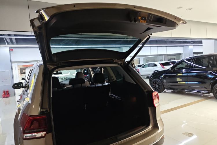 Used Volkswagen Teramont 2017 380TSI Four-Wheel Drive Luxury Edition Trunk