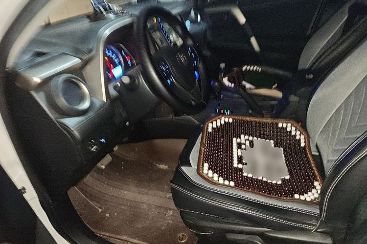 Used Toyota RAV4 2015 2.0L CVT Two-Wheel Drive Fashion Edition