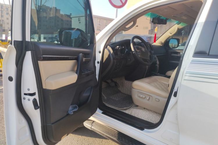 Used Toyota Land Cruiser 2010 4.7L Automatic VX
