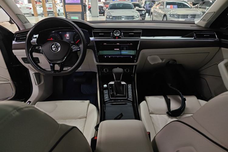 Used Volkswagen Phideon 2021 380TSI Prestige Edition
