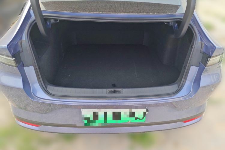 Used Nissan N6 2026 Model 180 Max Trunk