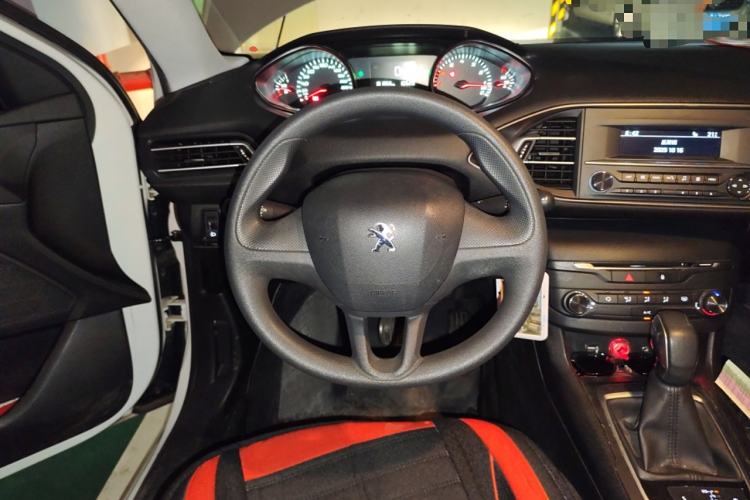 Used Peugeot 308S 2015 1.2T Automatic Shangchi Edition Steering Wheel