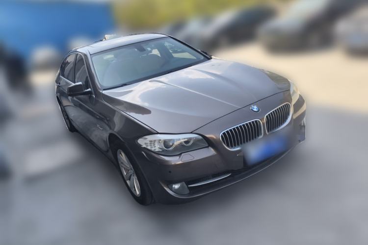 Used BMW 5 Series 2013 525Li Leading Model Front Right 45 Deg