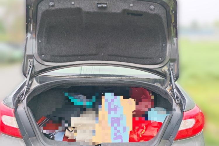 Used Infiniti M Series 2011 M25 Comfort Model Trunk