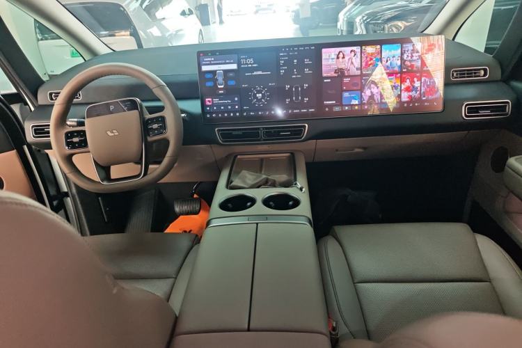 Used Li Auto MEGA 2025 Home Family Special Edition