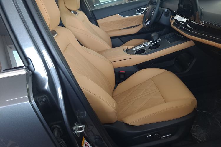 Used Changan UNI-K 2024 2.0T Two-Wheel Drive Global Edition
