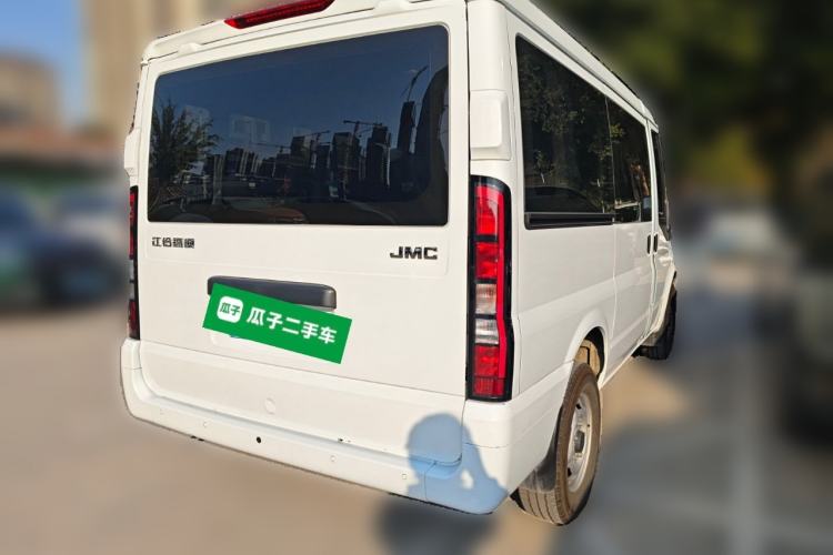 Used JMC Fushun 2025 2.0T 8AT Diesel Short-Wheelbase Low-Roof Commercial Multi-Purpose Passenger Vehicle with 5/6 Seats and Liftgate Tailgate