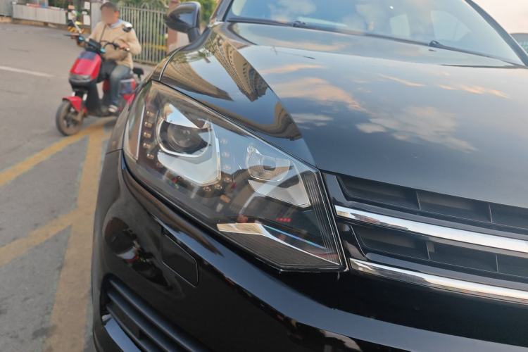 Used Volkswagen Touareg 2011 3.0 TSI Comfort Version
