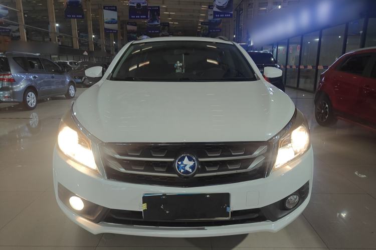 Used Venucia T70 2016 2.0L CVT Smart Choice Edition
