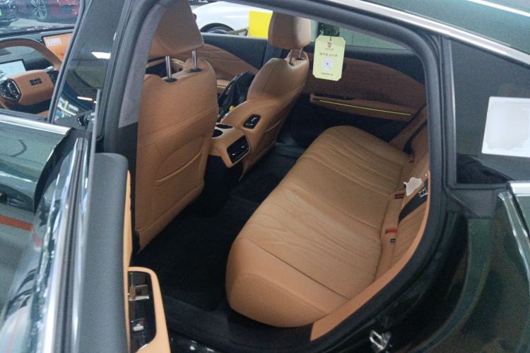 Used Geely Galaxy 8 2025 130km EM-P Starship Edition Left Rear Seat