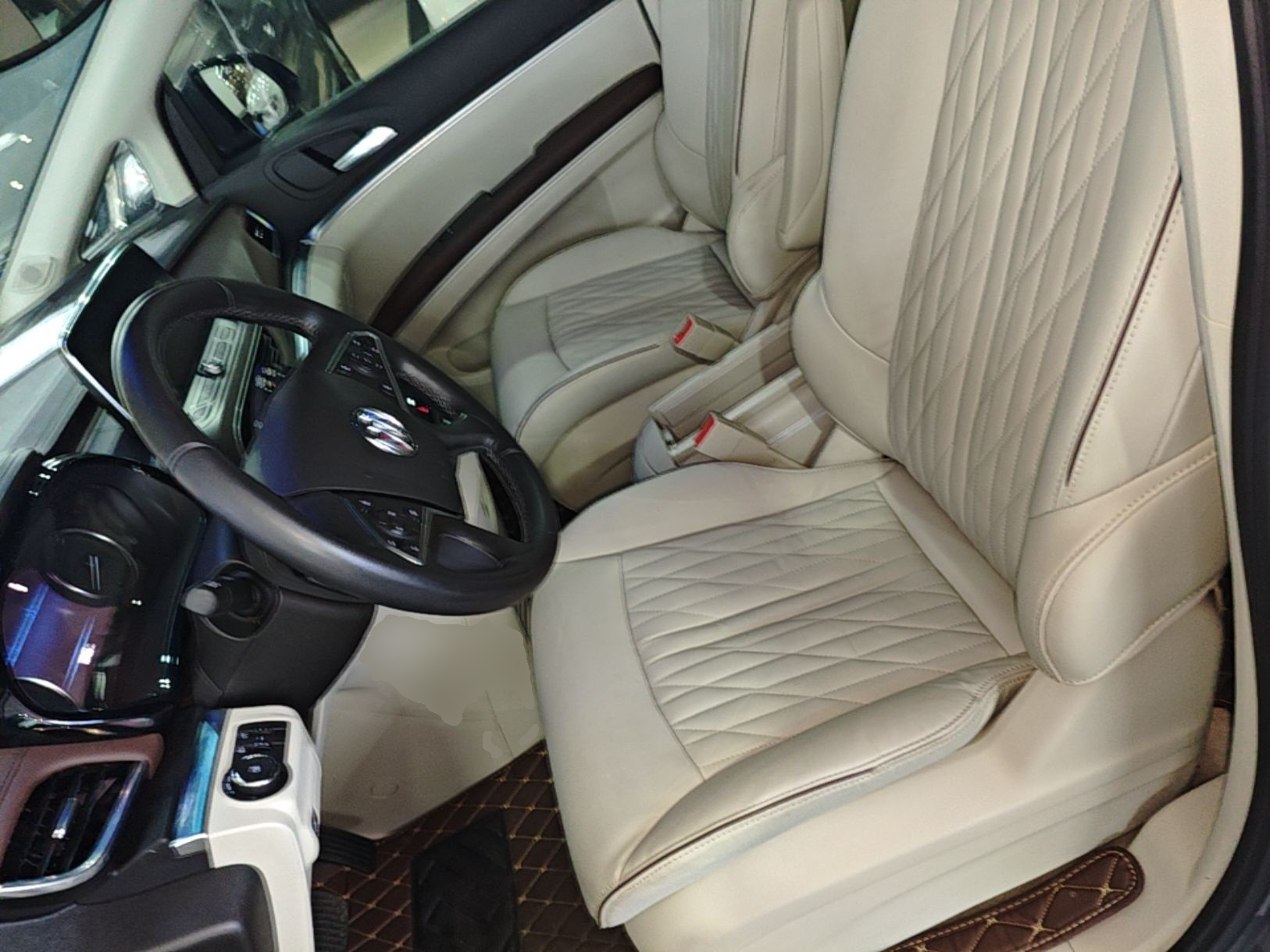 Vordere Reihe im Auto