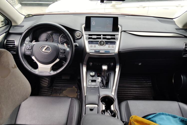 Used Lexus NX 2017 200 Front-Wheel-Drive X-Trail SE Edition Center Console