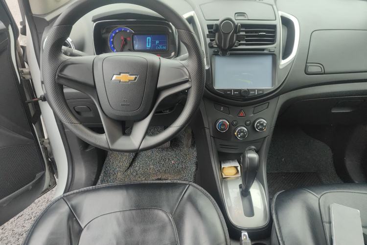 Used Chevrolet Trax 2014 1.4T Automatic Two-Wheel Drive Comfort Version Center Console