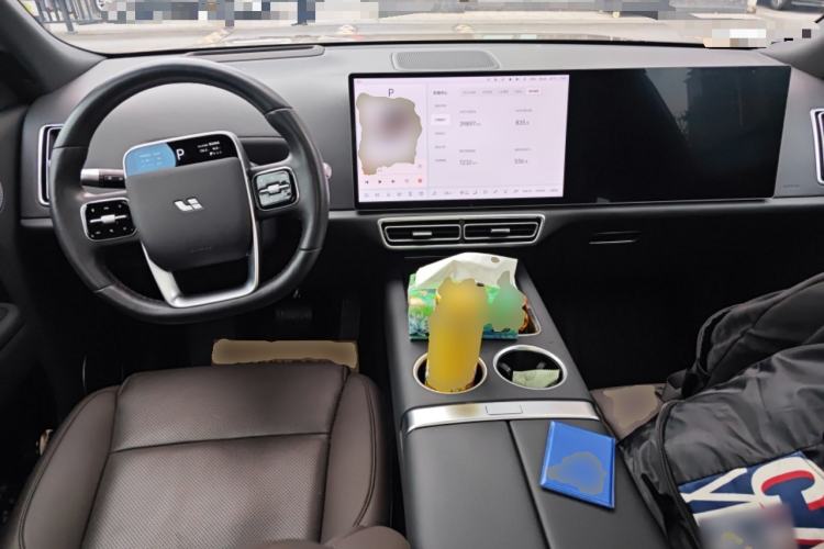 Used Li Auto L8 2023 Pro Model Center Console