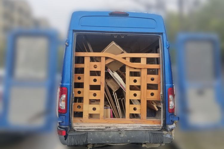 Used Iveco Power Daily 2017 2.5T Deluxe A37 High-Roof 6-7 Seater Bus 47Z5
