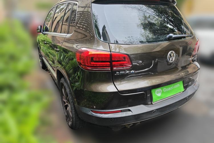 Used Volkswagen Tiguan 2015 1.8TSI Automatic All-Wheel-Drive Luxury Model Rear Left 45 Deg