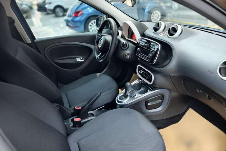 Used smart forfour 2016 1.0L 52 kW Dynamic Edition