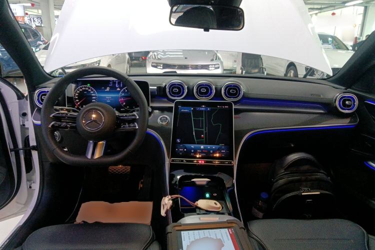 Used Mercedes-Benz C-Class 2025 Facelift C 260 L Sport Edition Center Console