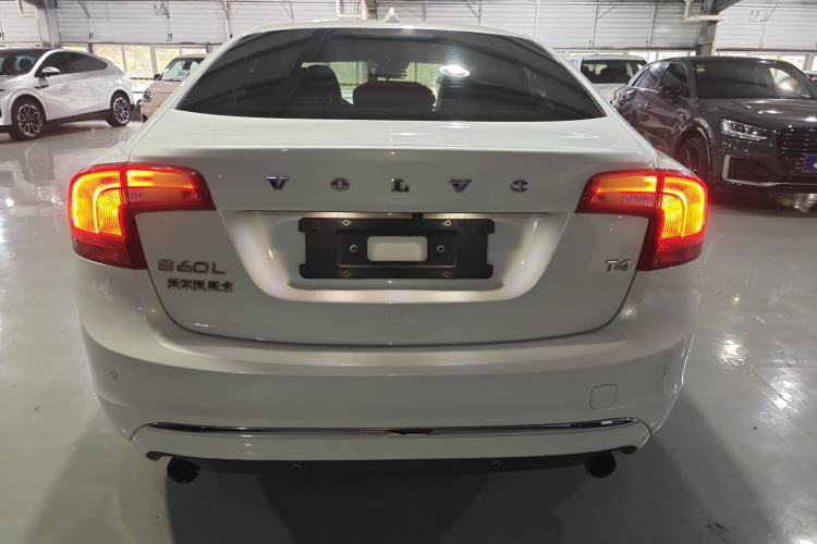 Used Volvo S60 2017 S60L T4 Smart Range Edition
