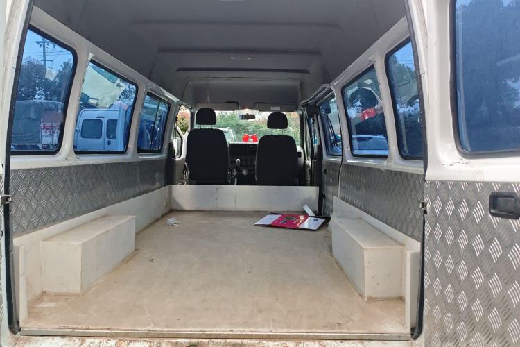 Used JMC Transit 2019 2.8T Commercial Version Long Wheelbase Mid-Roof 6-Seater Rear Single Tire China VI Emission Standard – JX493
