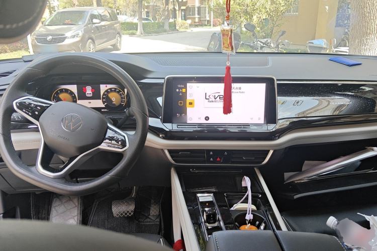 Used Volkswagen Teramont 2024 380TSI All-Wheel Drive Longyao Edition Center Console