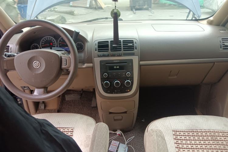 Used Buick GL8 2013 2.4L Comfort Edition Center Console