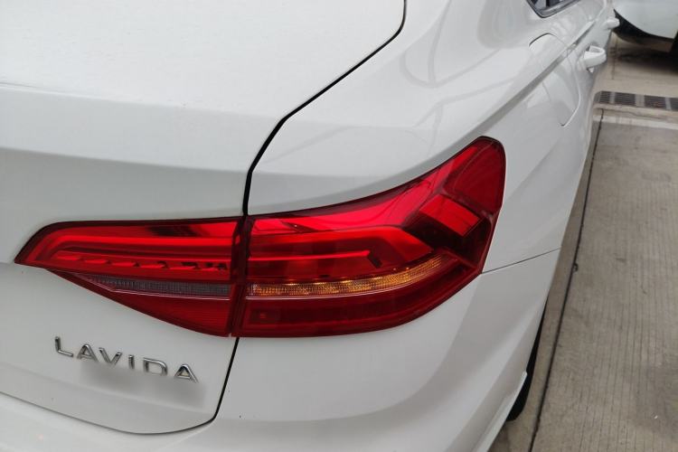 Used Volkswagen Lavida 2021 280TSI DSG Comfort Edition Exterior 3