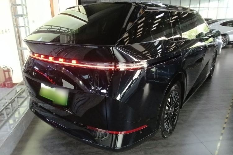 Used XPeng X9 2024 702 Ultra-Long Range Max Rear Right 45 Deg