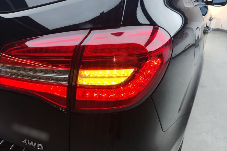 Used Haval H8 2015 2.0T Four-Wheel Drive Luxury Model