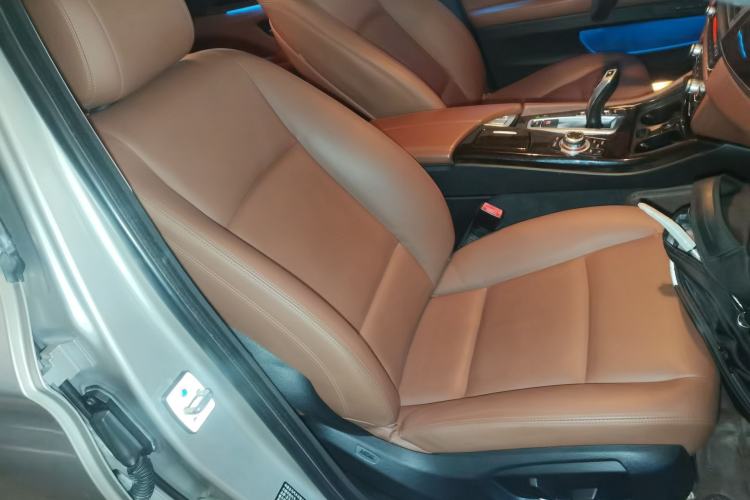 Used BMW 5 Series 2014 525Li Leading Model
