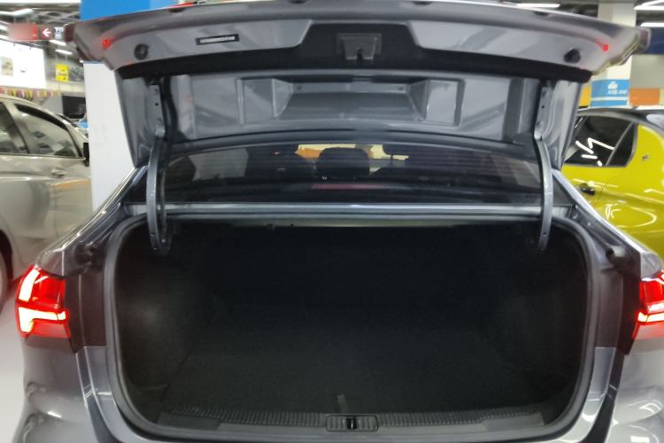 Used Roewe i5 2021 Revised Version 1.5L CVT Diamond Edition