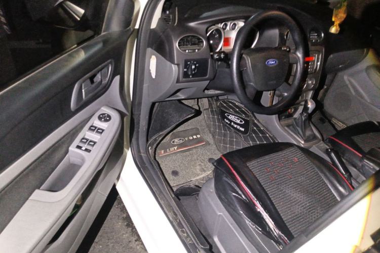 Used Ford Focus 2013 Hatchback Classic 1.8L Manual Base Model