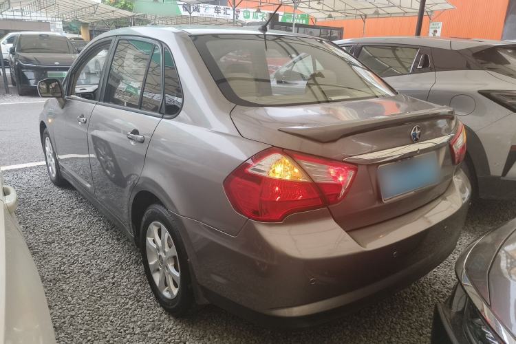 Used Venucia D50 2013 1.6L Automatic Fashion Edition Exterior 2