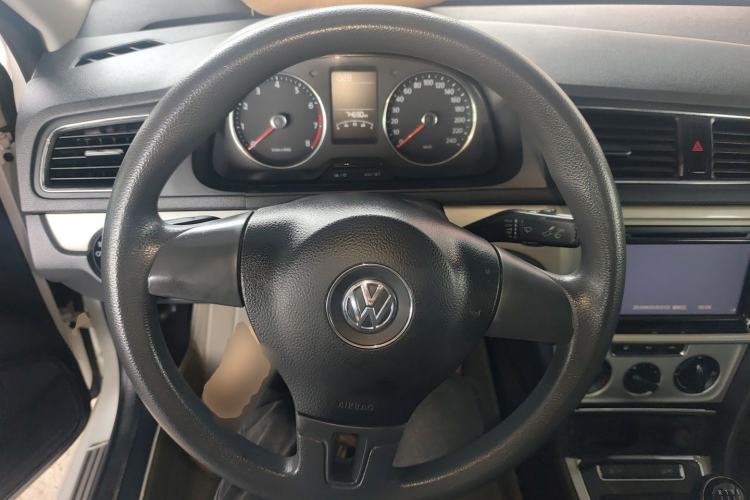 Used Volkswagen Lavida 2013 Restyled Classic 1.6L Manual Comfort Edition