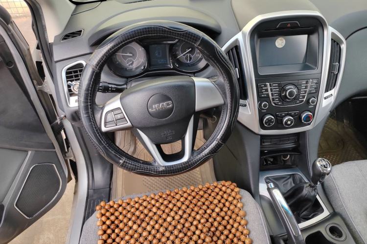 Used JMC Yuhu 7 2016 2.4T Two-Wheel Drive Luxury Edition JX4D24