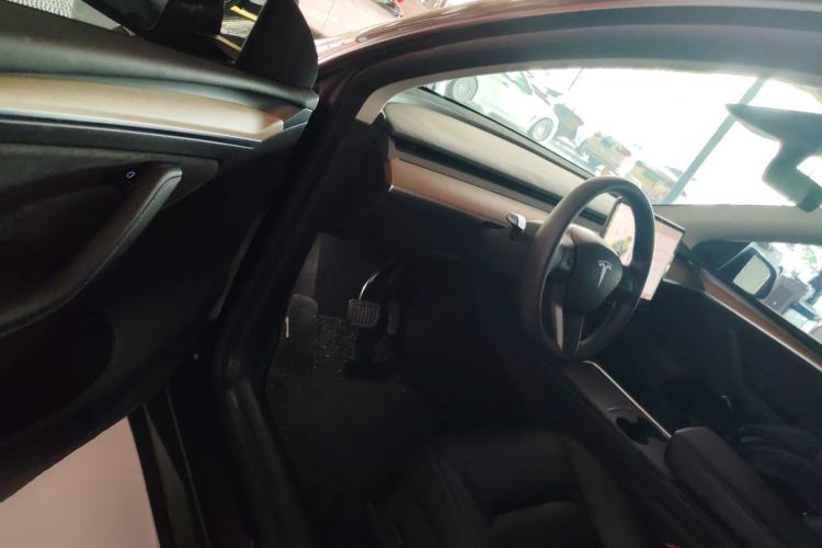 Used Tesla Model Y 2022 Rear-Wheel-Drive Version