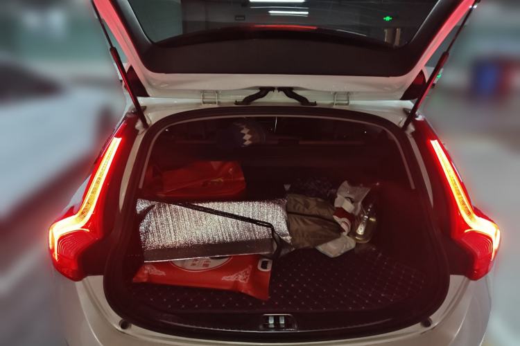 Used Volvo V60 2015 T5 Zhiya Personalized Sport Edition
