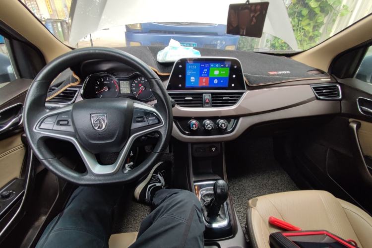 Used Baojun 310W 2017 1.5L Manual Fashion Model China V
