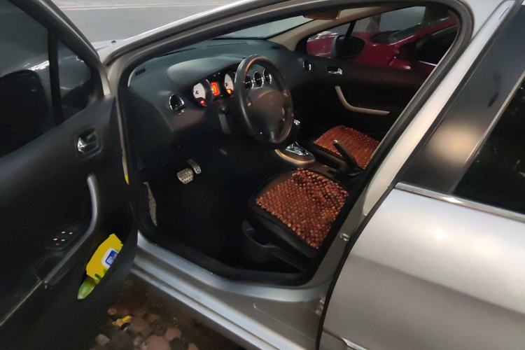 Used Peugeot 408 2010 2.0L Automatic Luxury Edition
