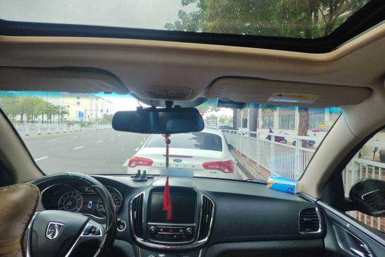 Used Baojun 560 2015 1.8L manual luxury version